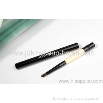 Professional Retractable Lip Brush 